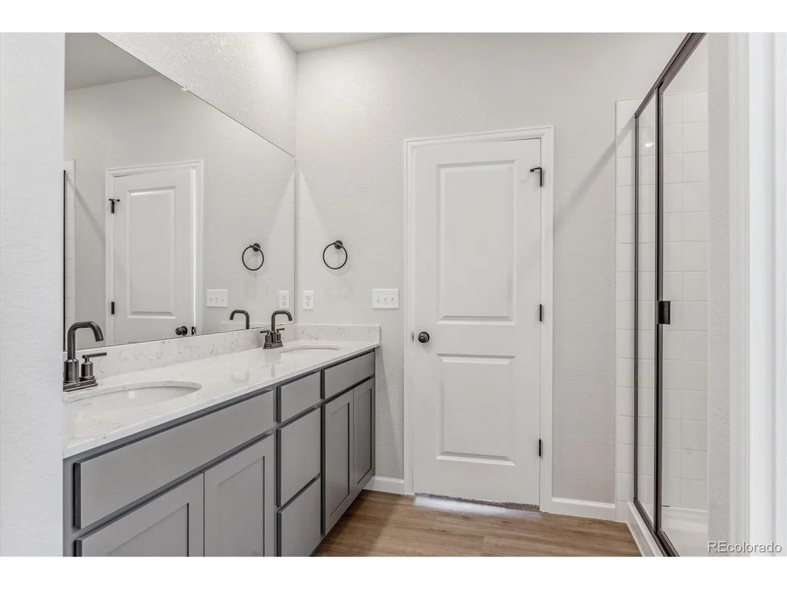 Photo of 2119 Summit Pl