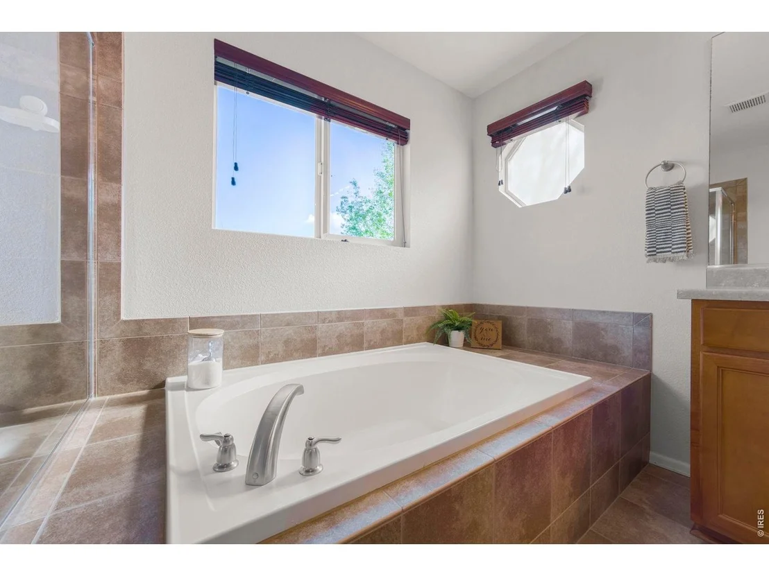 Photo of 6386 Mayfair Ave