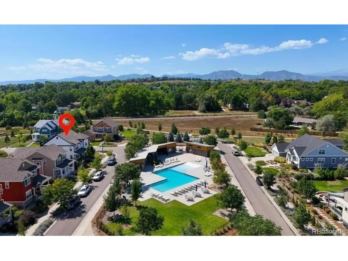 Photo of 2902 Twin Lakes Cir