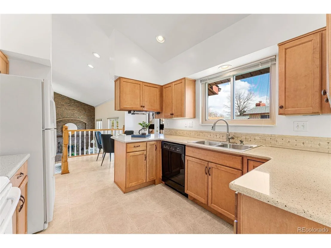 Photo of 572 Blackhawk Rd