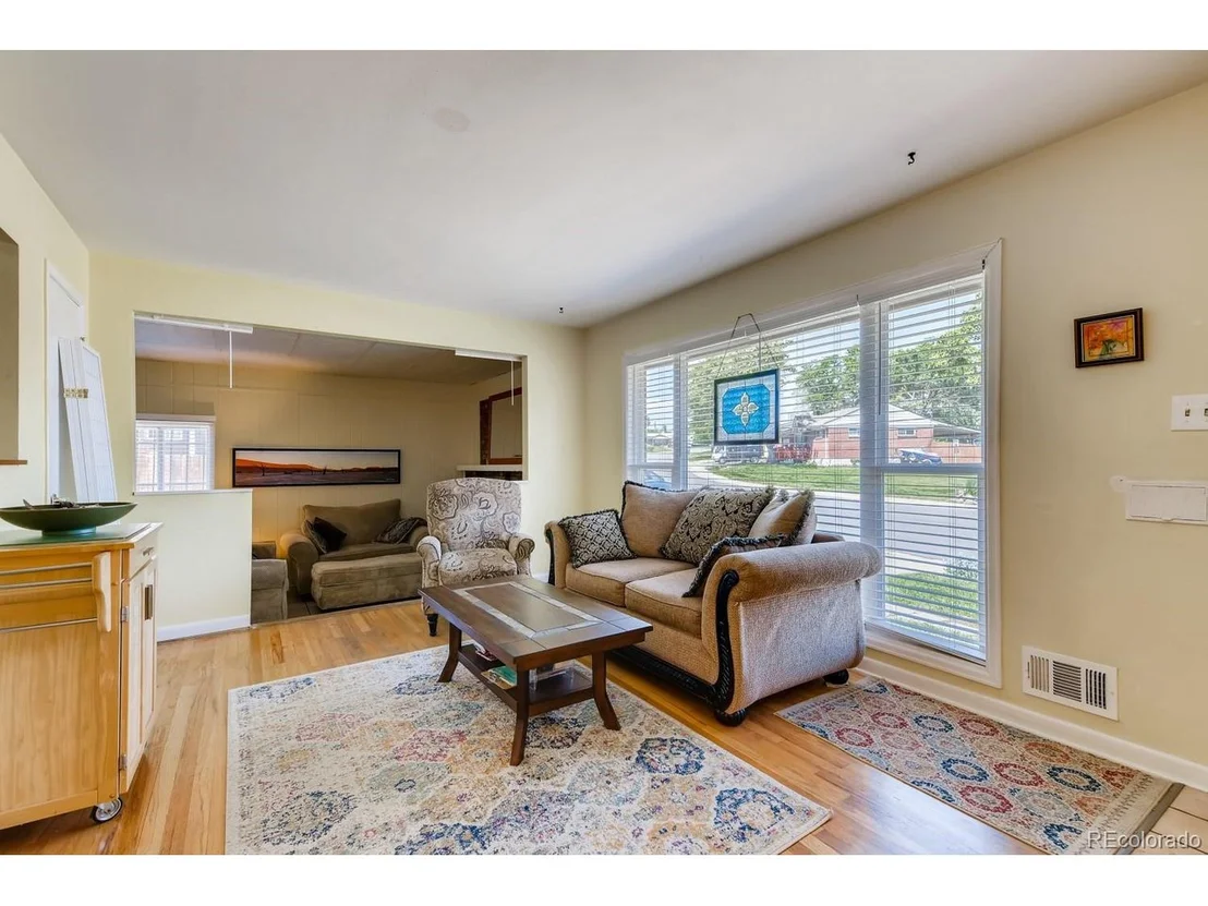 Photo of 920 Emerson Cir