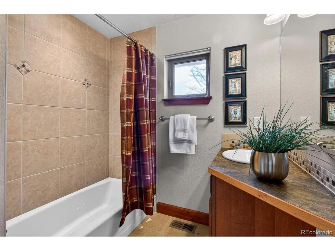 Photo of 7204 Vallevue Dr