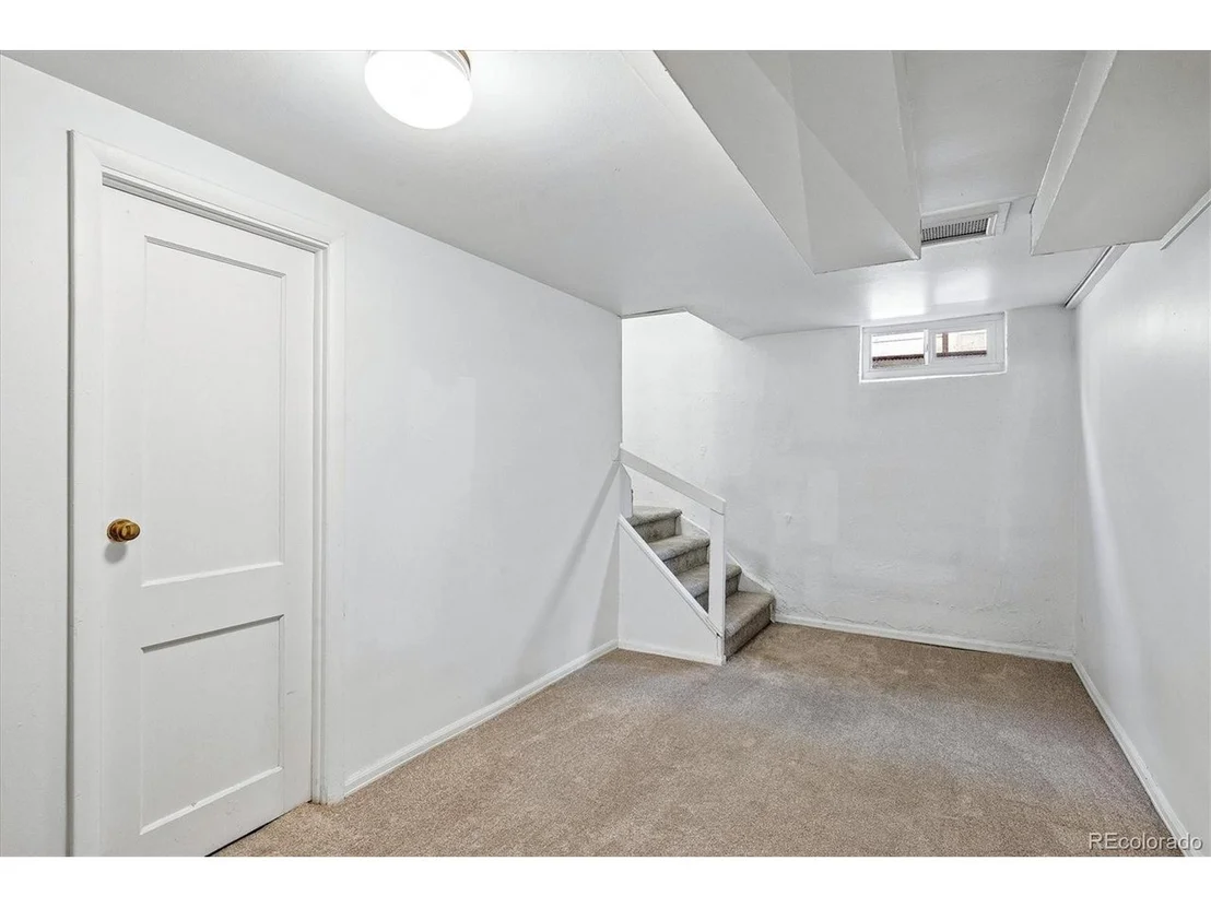 Photo of 323 Irving St