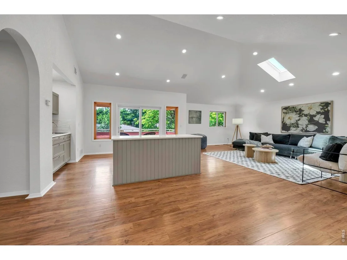 Photo of 3565 Martin Dr