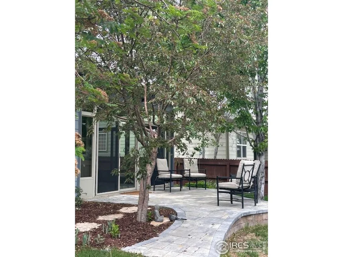 Photo of 5768 Quarry St