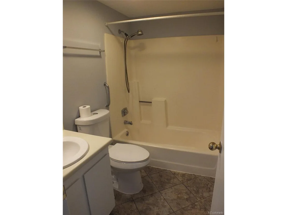 Photo of Unit 1008 at 2201 Sable Blvd