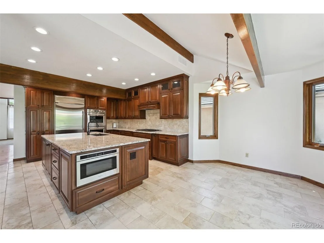 Photo of 1105 Oakhurst Dr