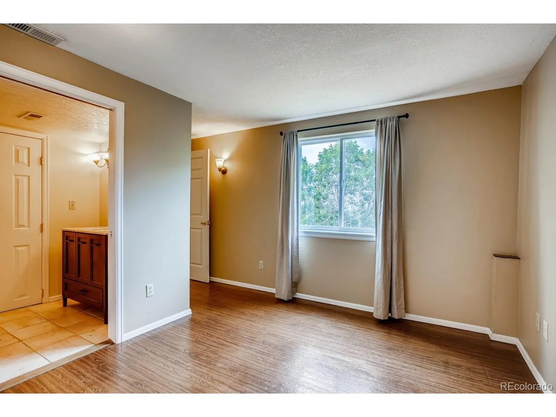 Photo of 11623 Laurel Ln