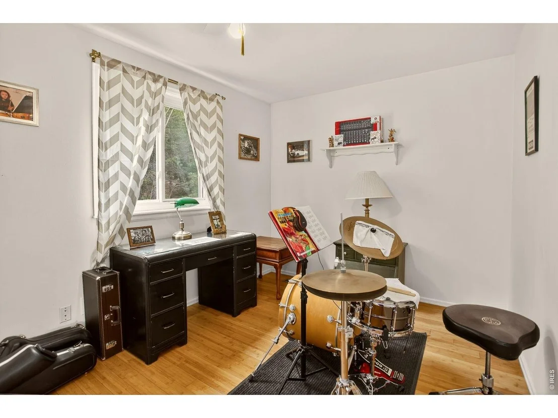 Photo of 233 Deer Cir