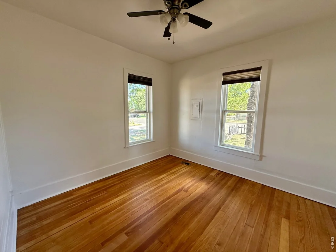 Photo of 425 Dillingham Ave