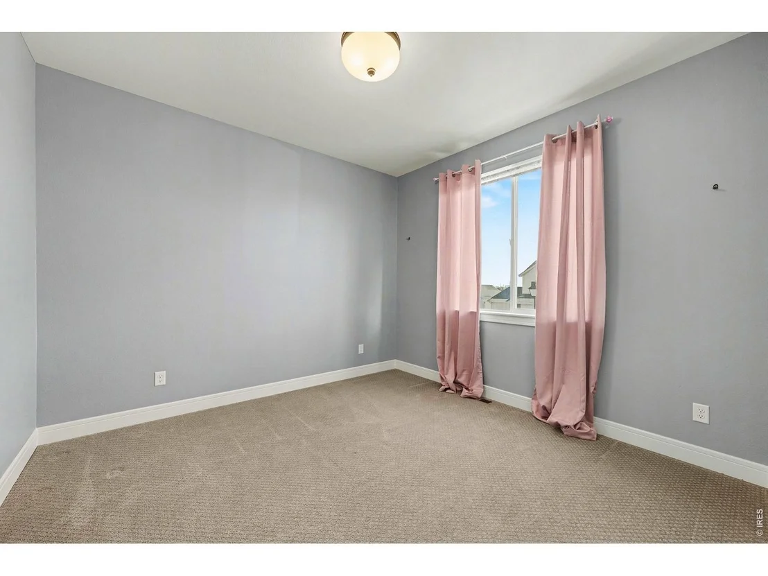 Photo of 250 Sutherland Dr