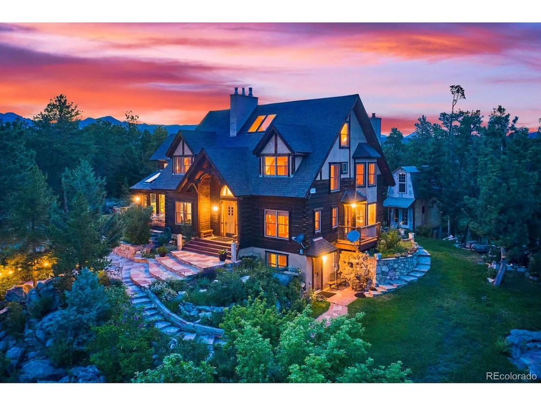 Photo of 2847 Ridge
