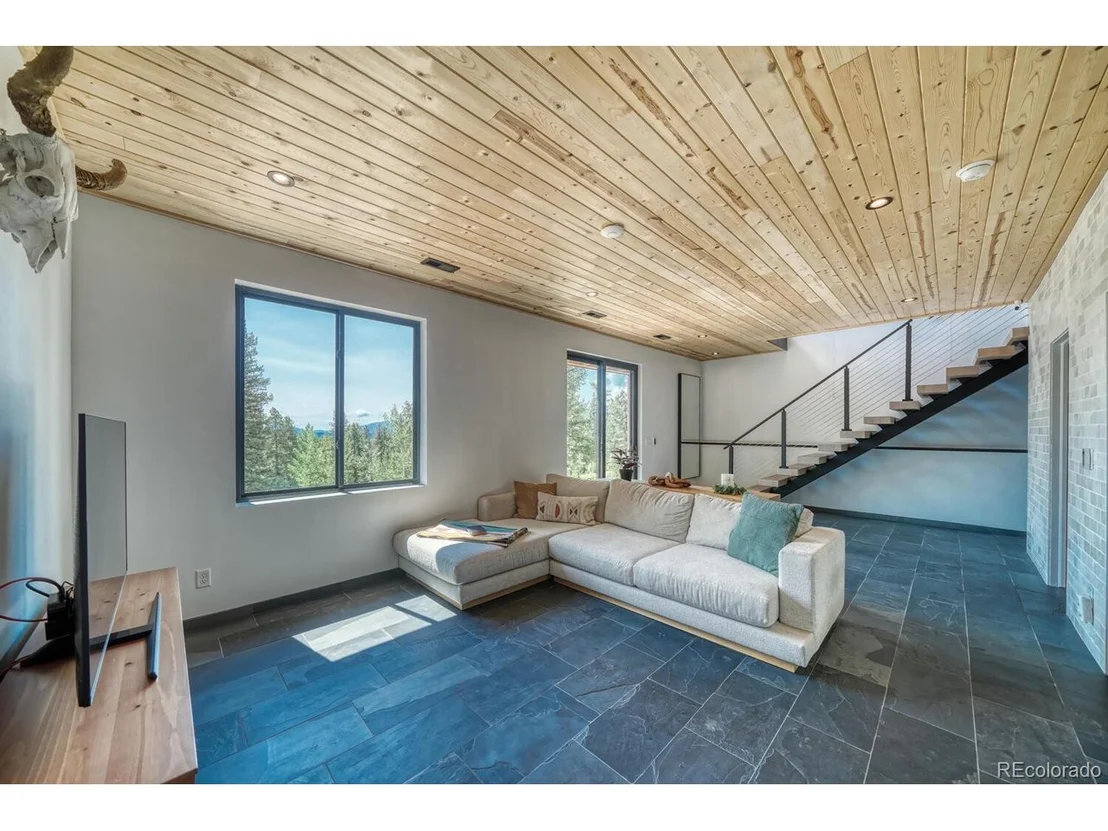 Photo of 50 Ridge Ln