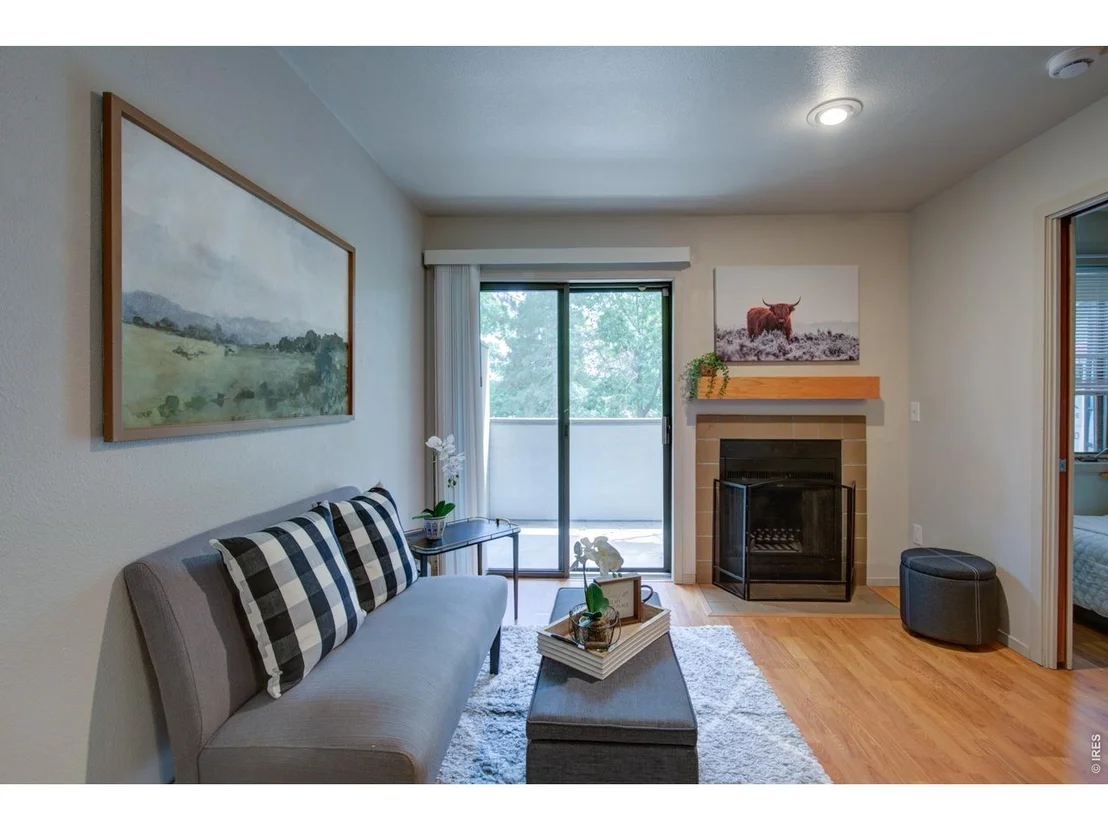 Photo of Unit 1 at 2711 Mapleton Ave