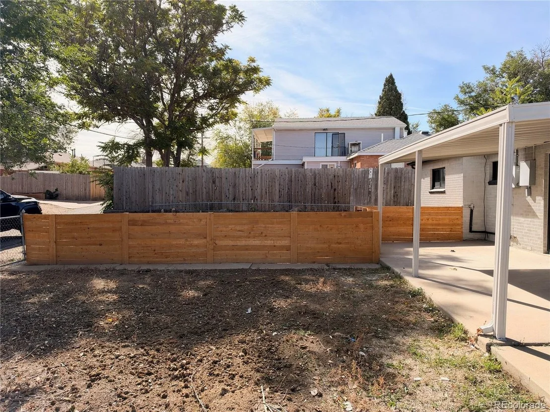 Photo of 1590 Oak Pl