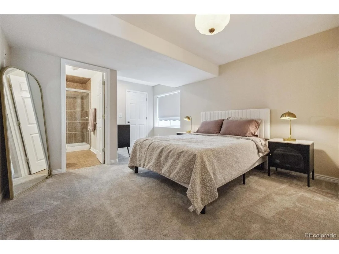 Photo of 10535 Laurelglen Cir