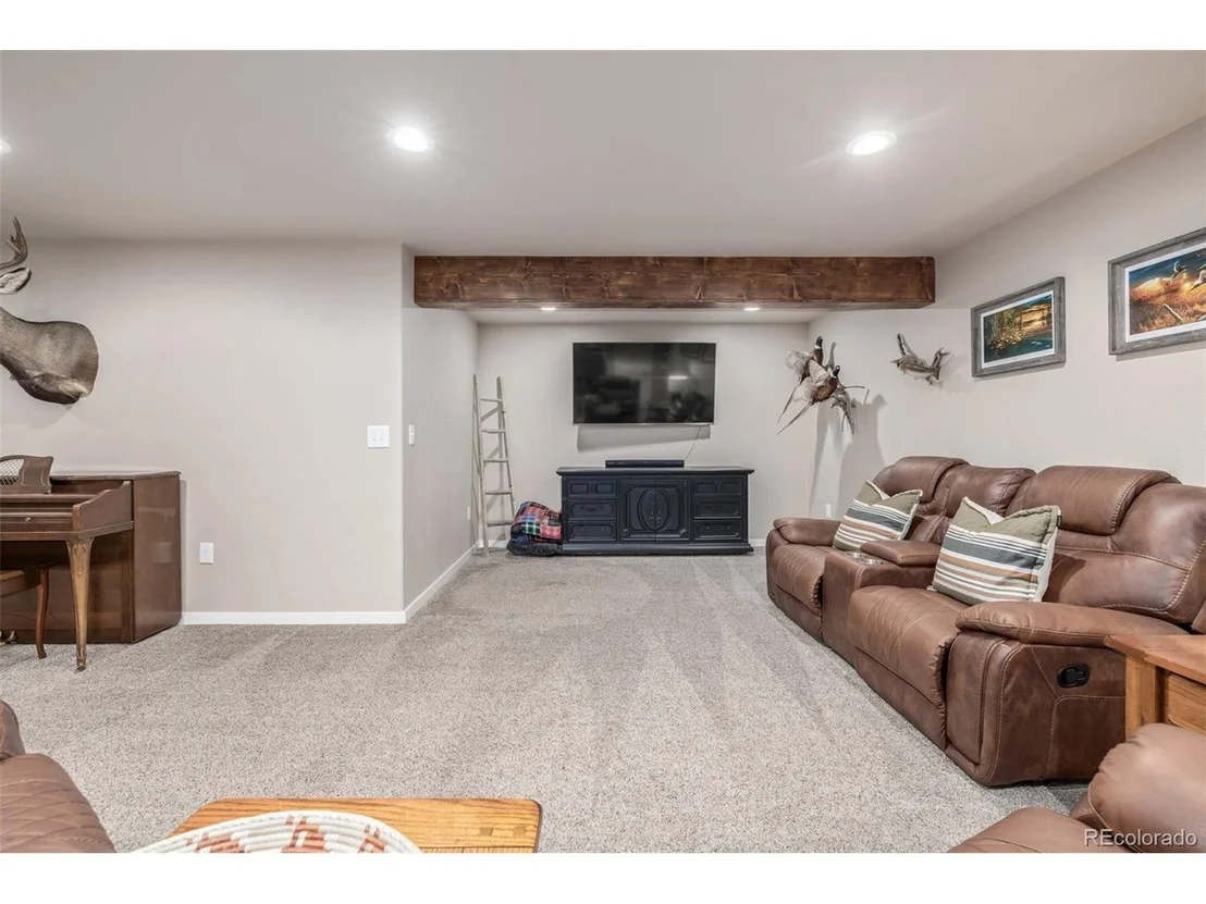 Photo of 215 Dee Rd