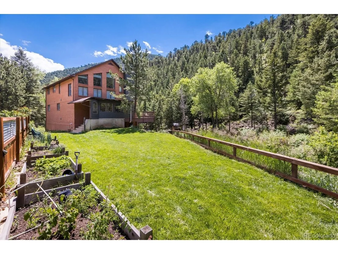 Photo of 8768 Fourmile Canyon Dr