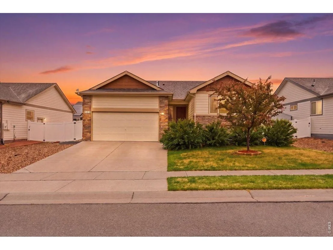 Photo of 323 Torreys Dr