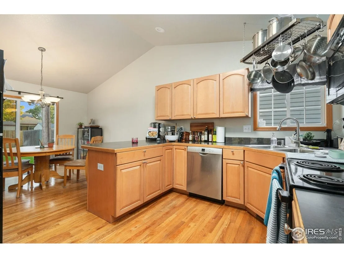 Photo of 305 Amber Dr