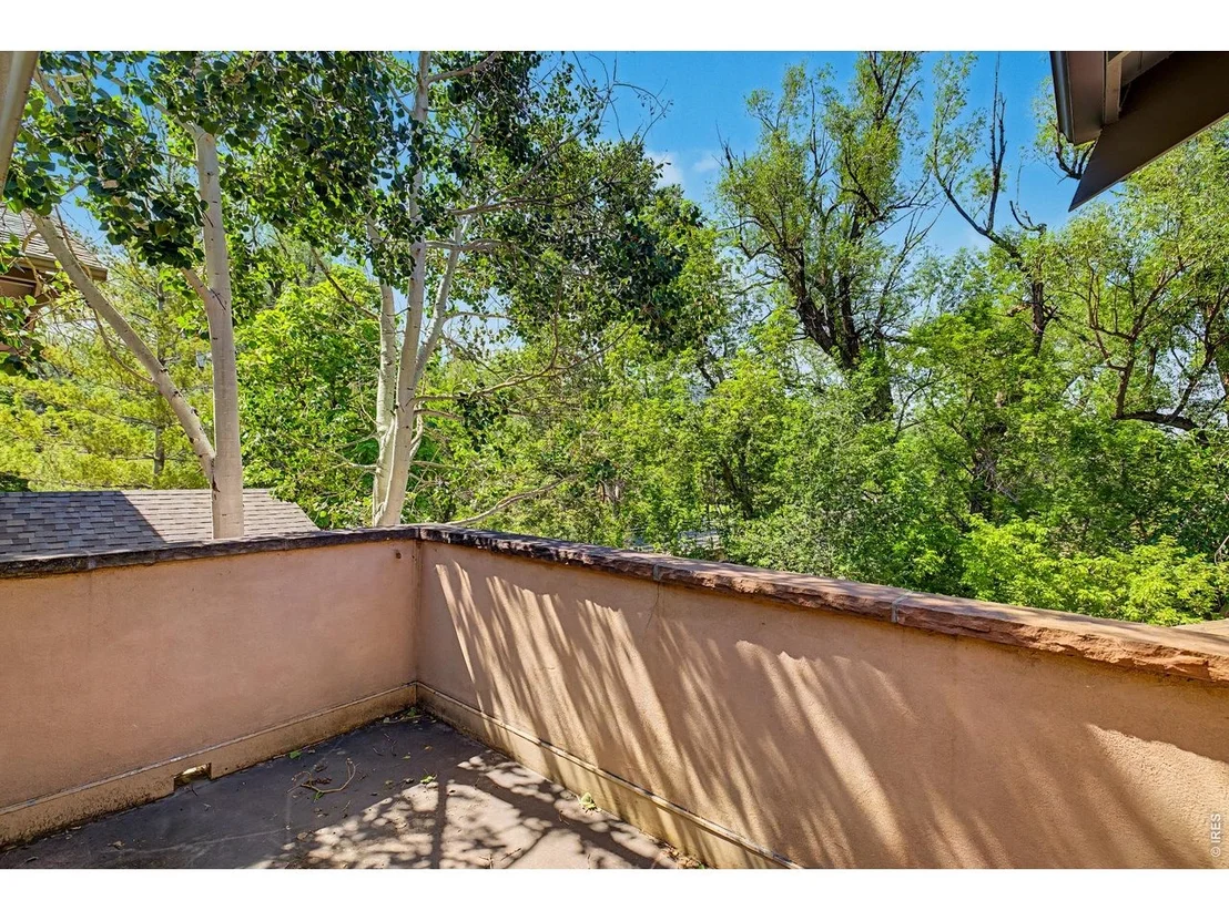 Photo of 610 Streamside Ln