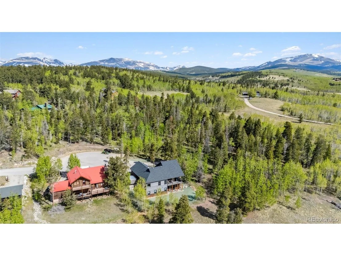 Photo of 372 Park View Dr