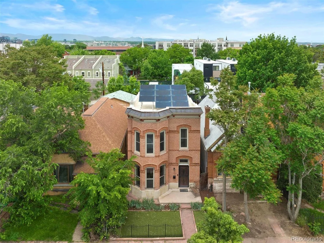 Photo of 2435 Tremont Pl
