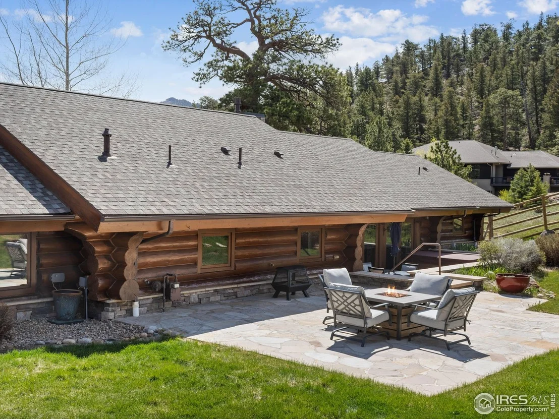 Photo of 2030 Cherokee Dr