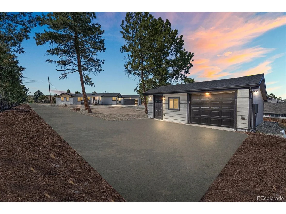 Photo of 6766 Zenobia Loop