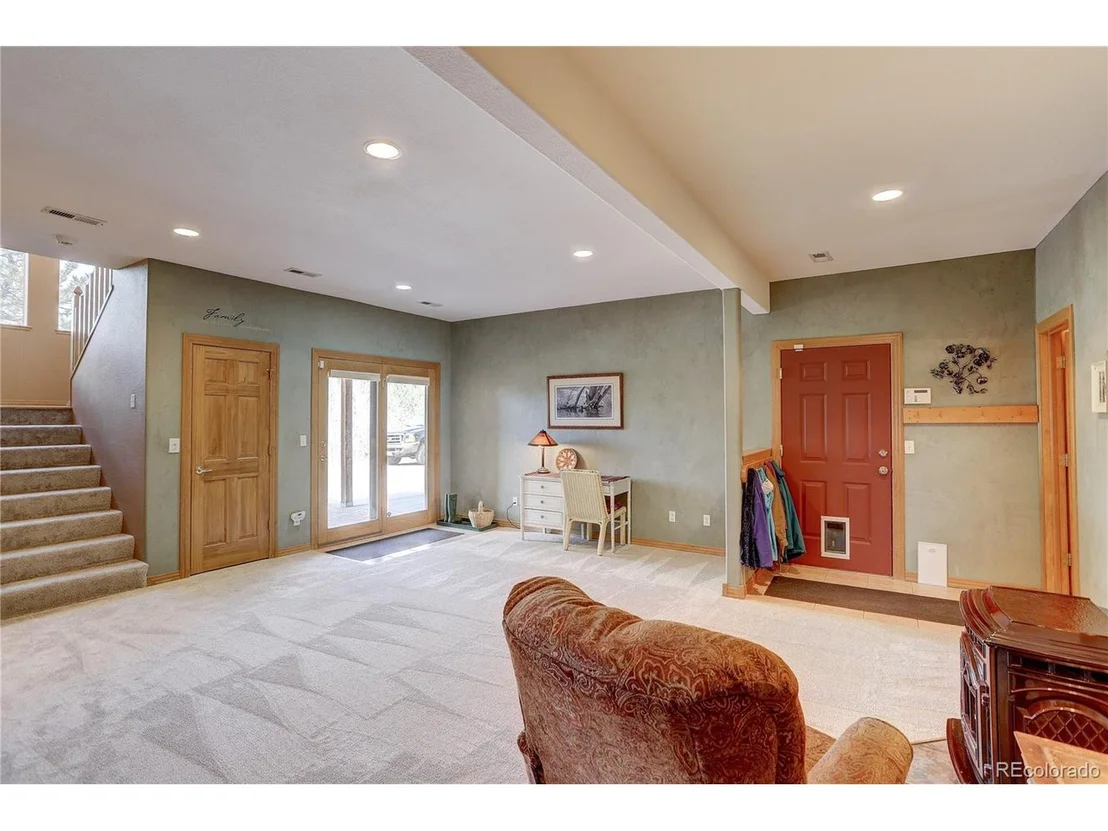 Photo of 109 Royal Ridge Dr