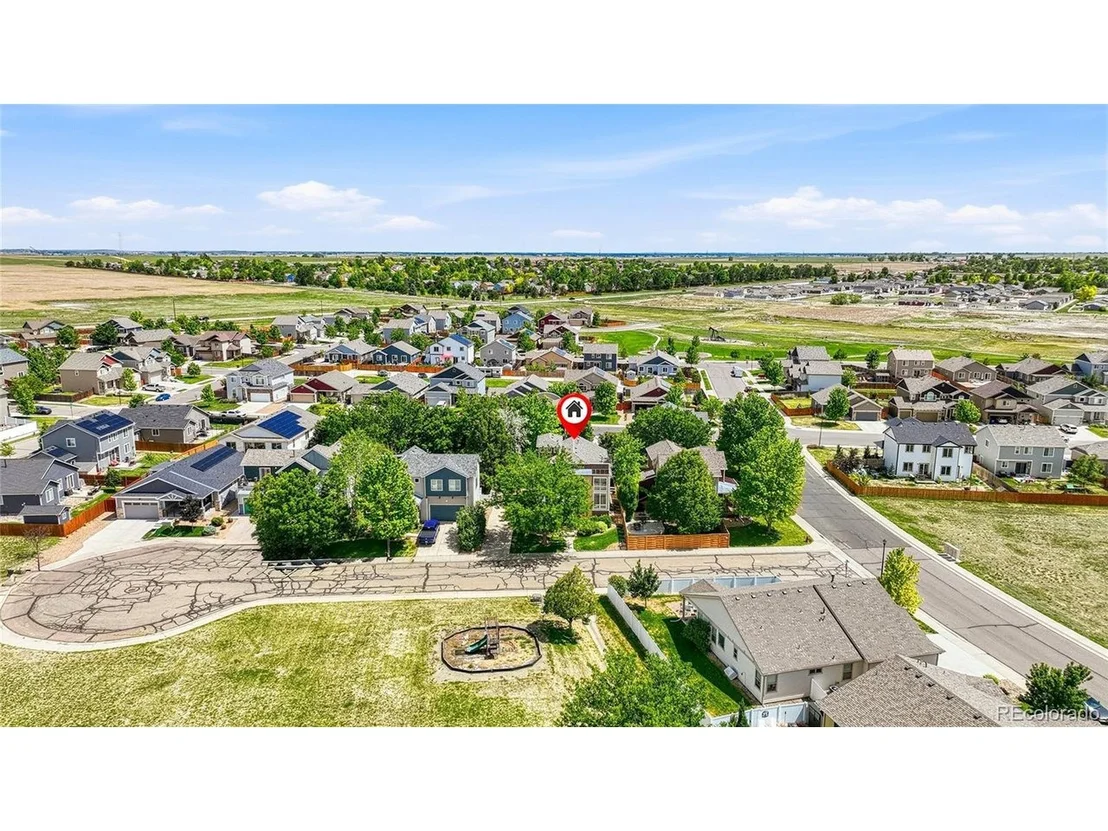 Photo of 827 Spruce Ct