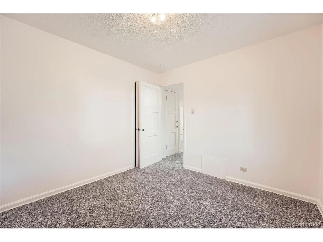 Photo of 1975 S Hooker Cir