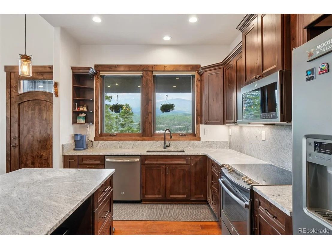 Photo of 152 Fairview Blvd