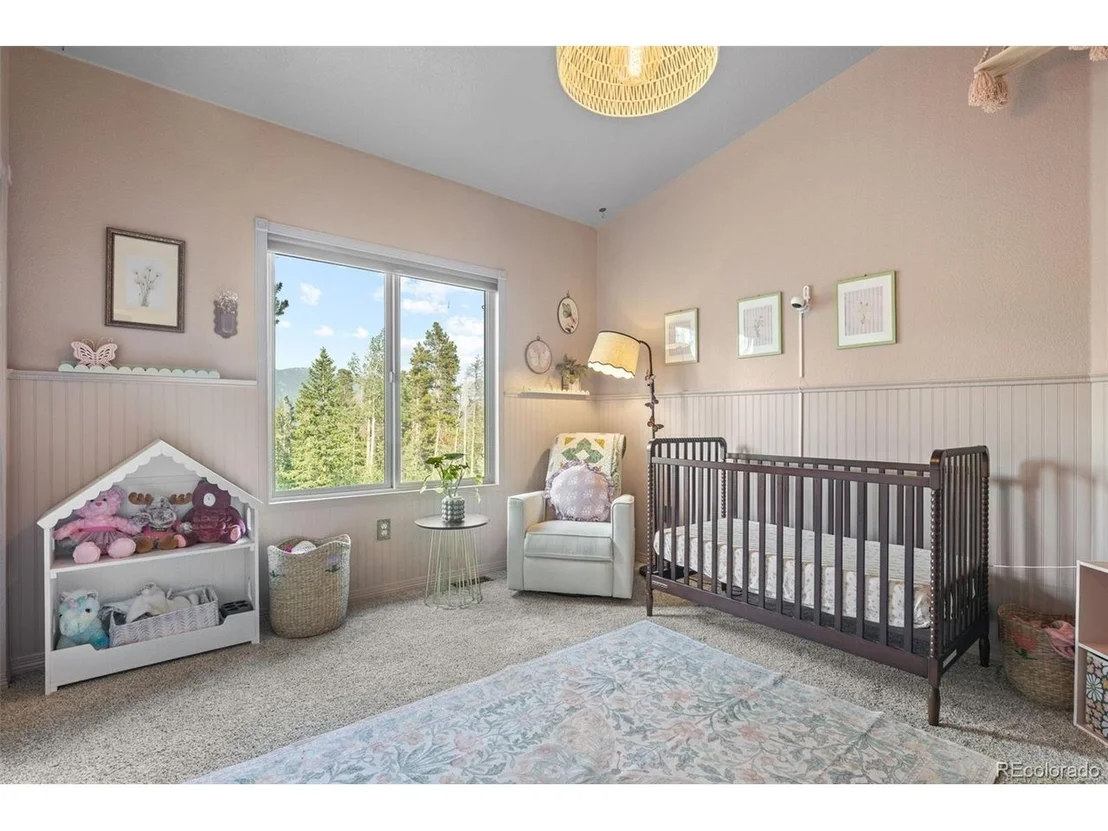 Photo of 424 W Dory Way
