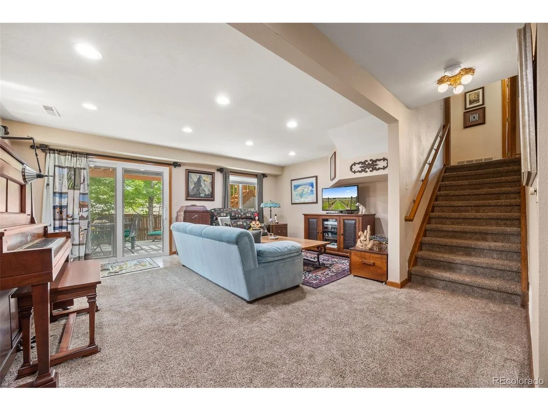 Photo of 6374 Harvard Ln
