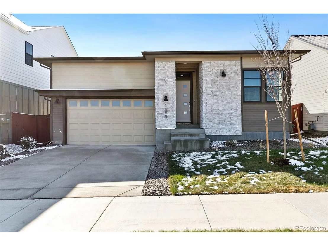 Photo of 1858 Vista Valley Dr