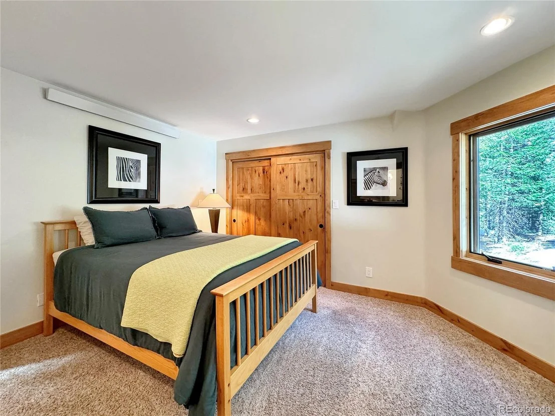 Photo of 230 Balsh Blvd
