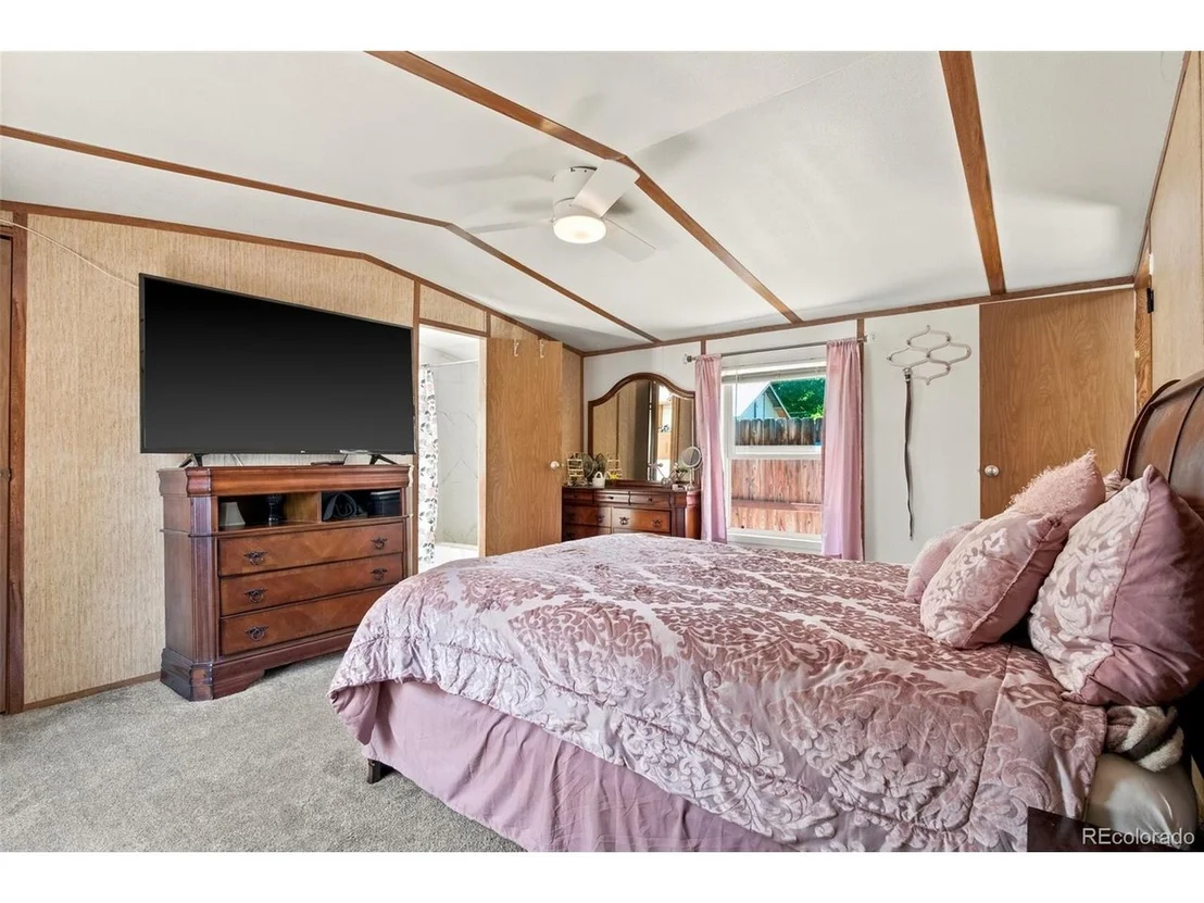 Photo of 422 Willow Dr