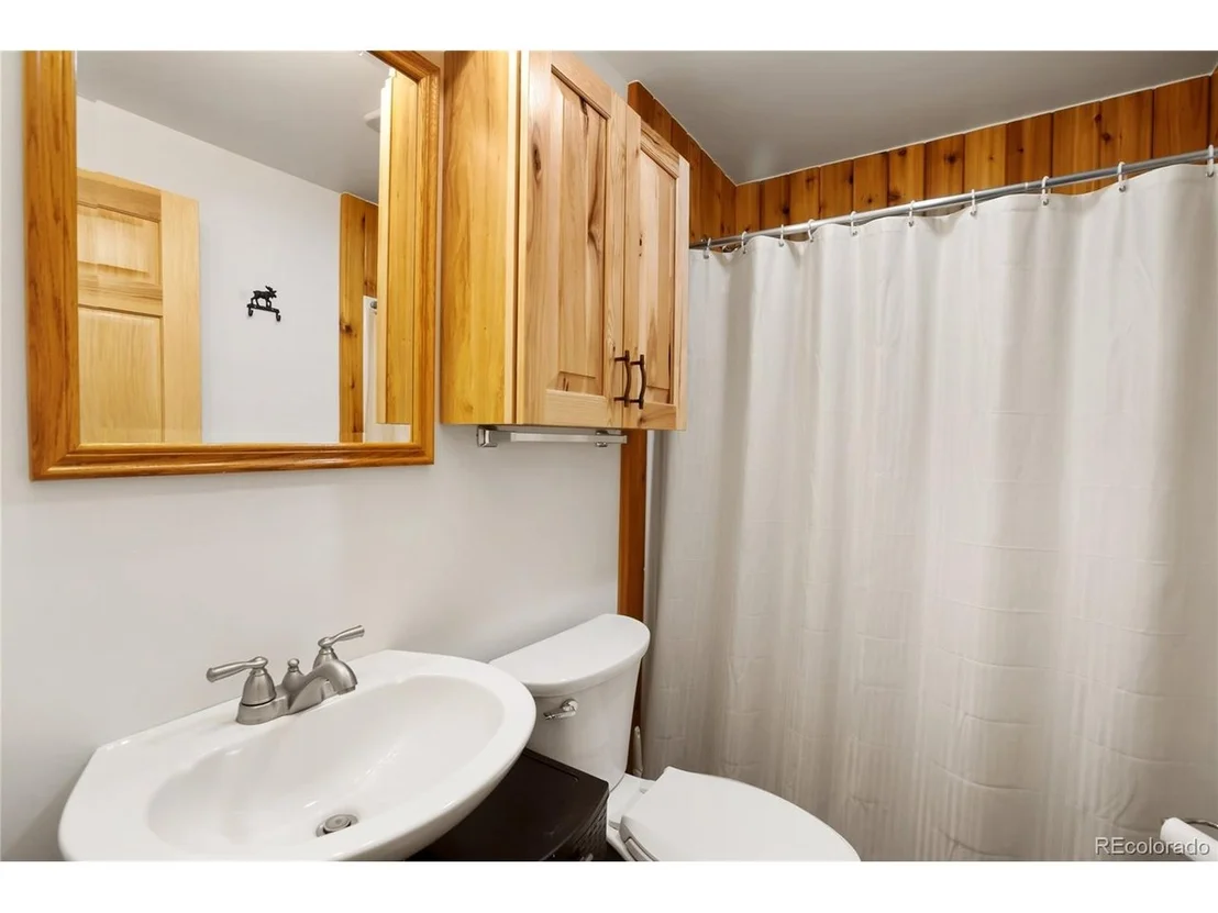 Photo of 437 Langnis Rd