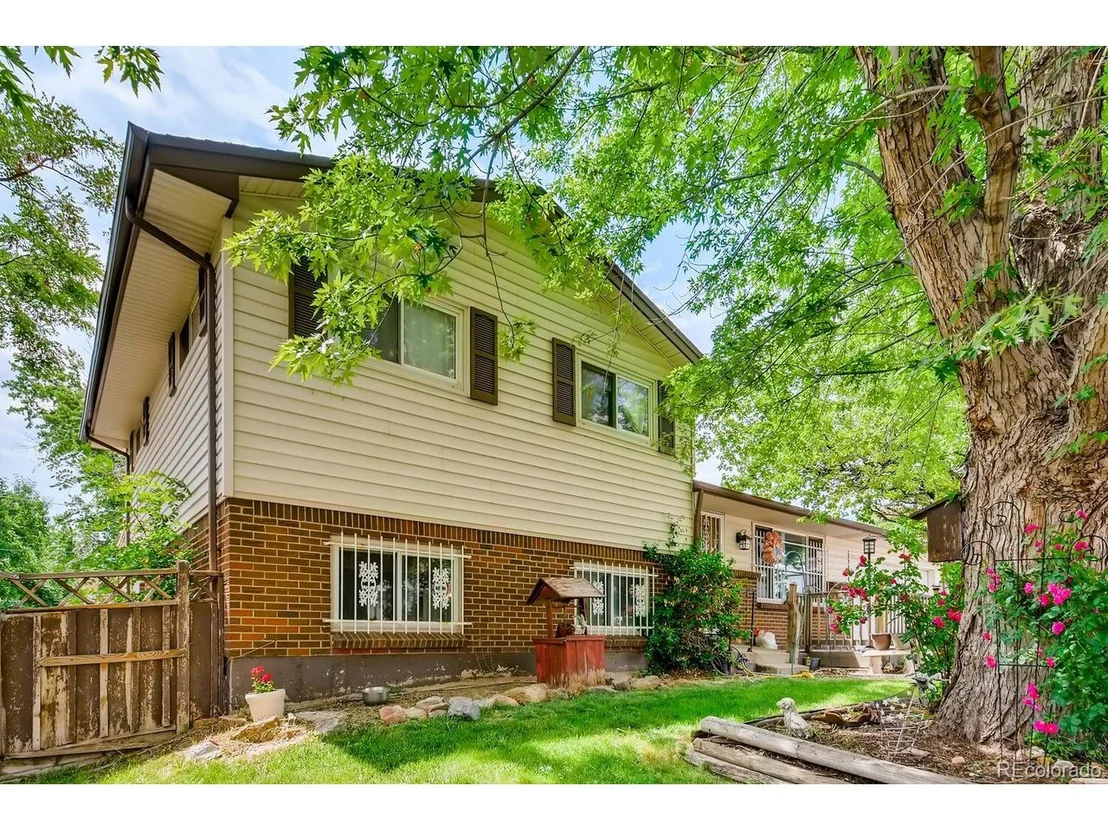 Photo of 7157 Jay St