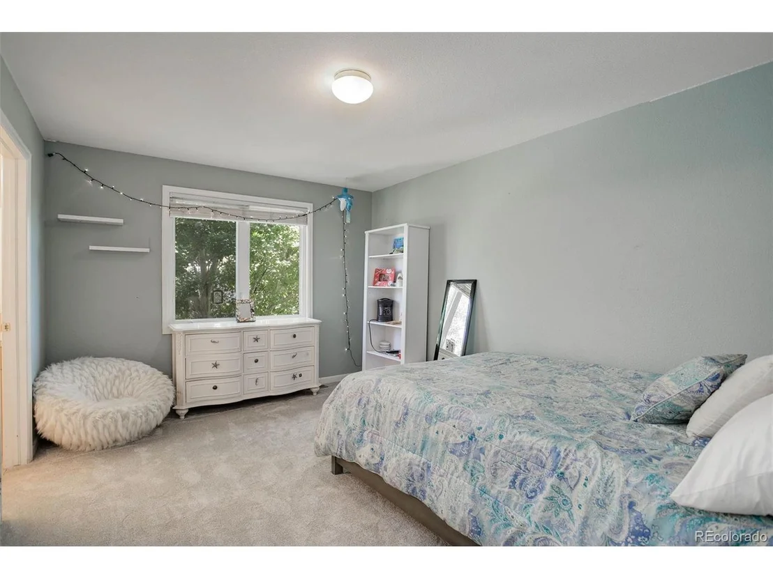 Photo of 345 Onyx Way