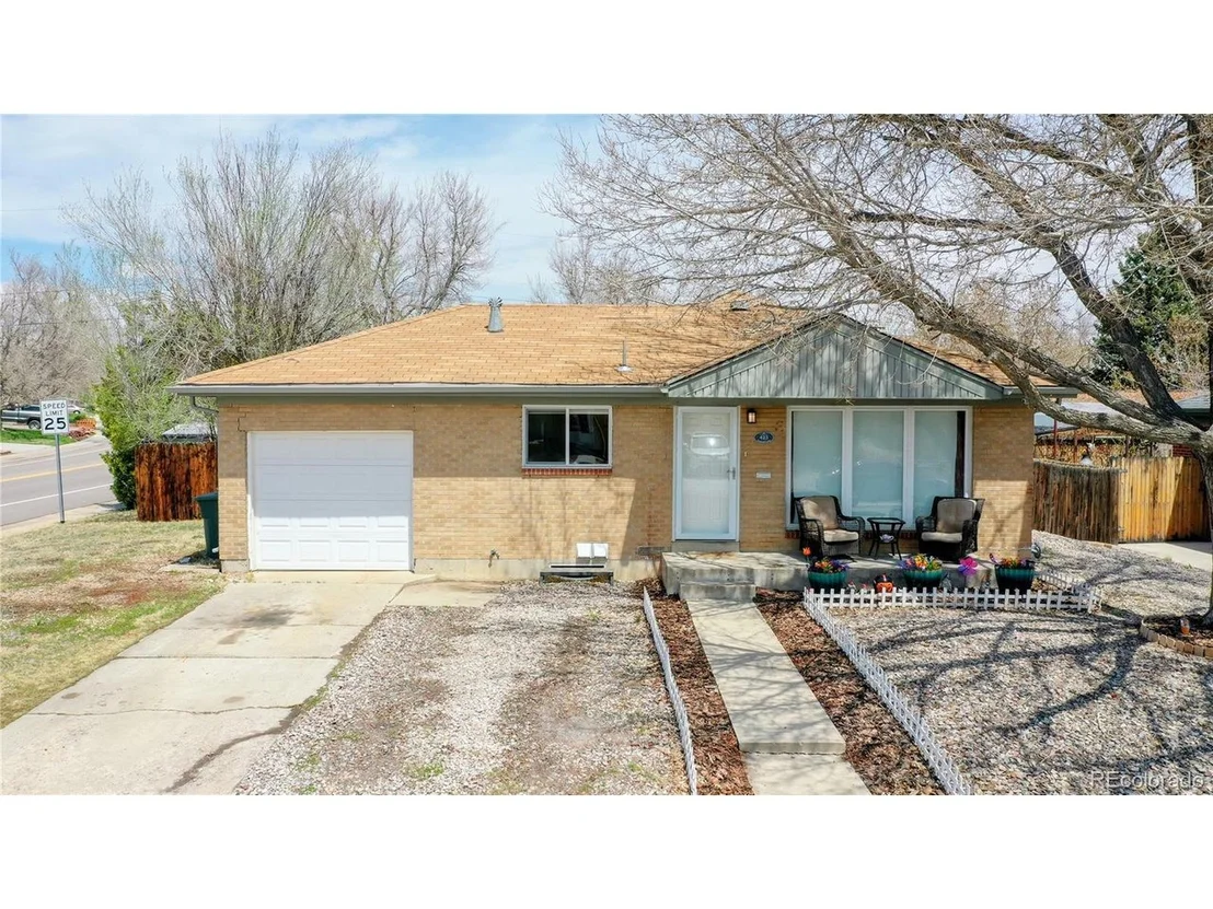 Photo of 423 Leonard Ln