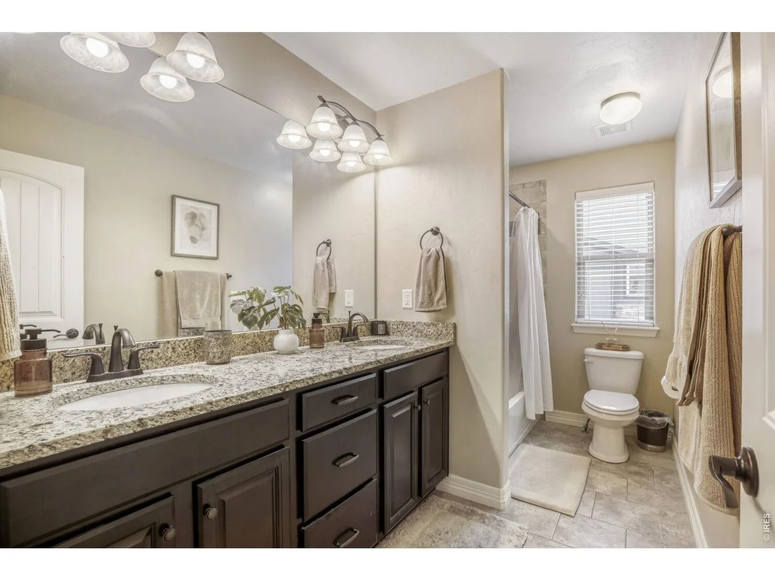 Photo of 7992 Saint St