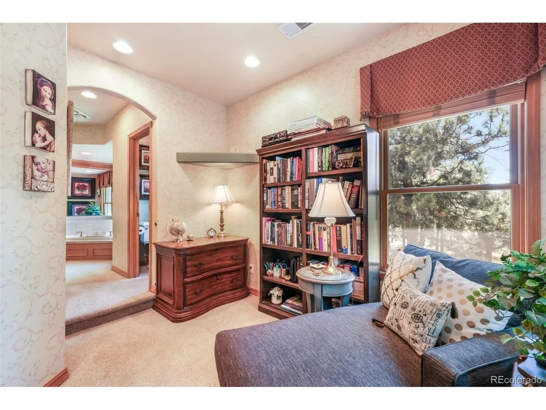 Photo of 17556 Colonial Park Dr