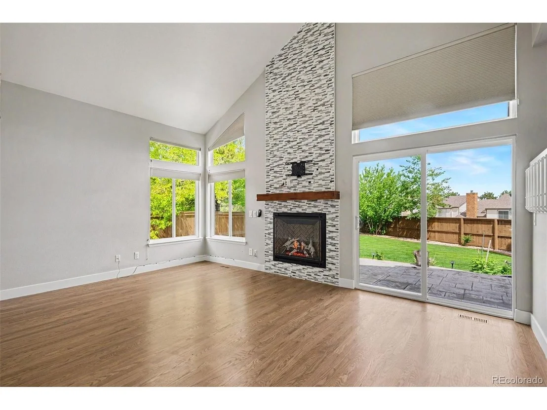 Photo of 995 Garden Dr
