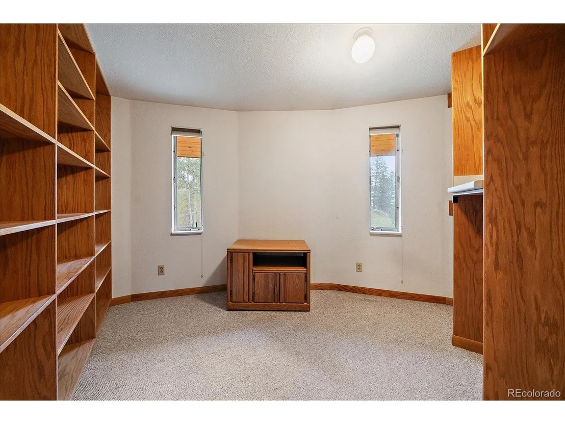 Photo of 475 Circle Dr