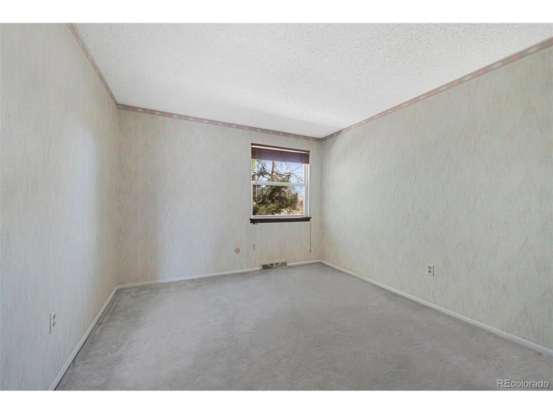 Photo of 8797 Iris St