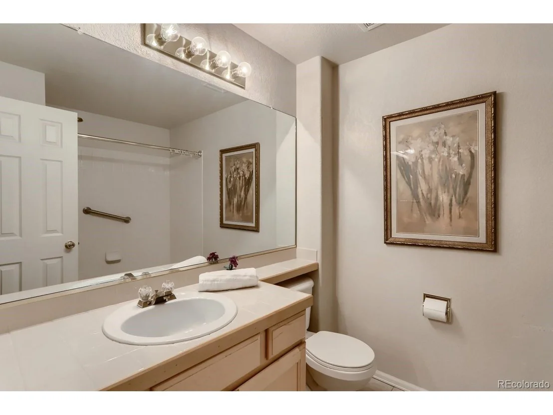 Photo of 738 Sandpoint Dr