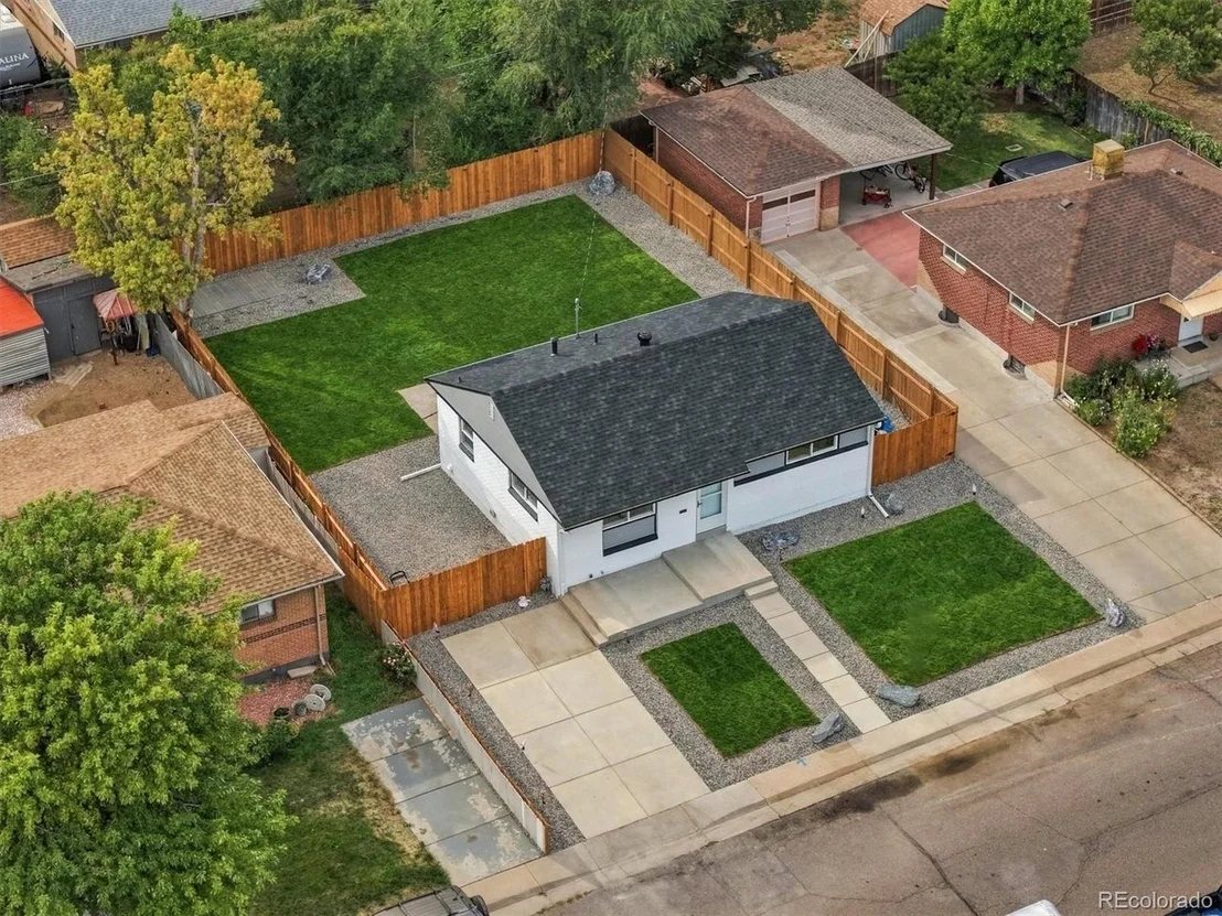Photo of 6851 Morrison Dr