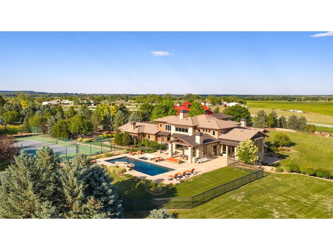 Photo of 6880 Saint Vrain Rd